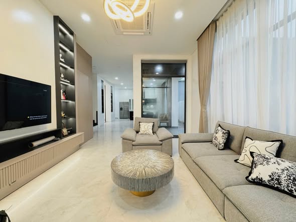 Stunning 5-Bedroom Villa Near My Khe Beach — photo 3