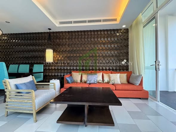 Luxury Pool Villa with Private Beach Walkway Access — photo 3