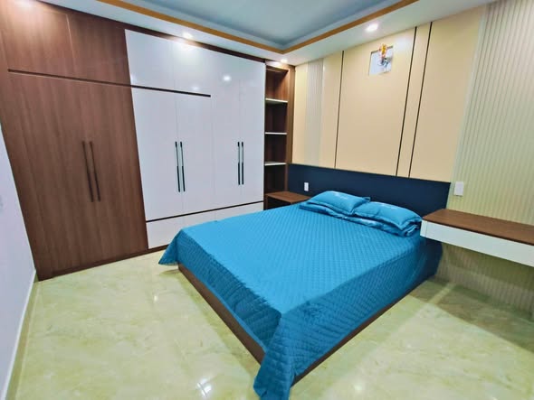 Two-Story House for Sale - Market's Best Price — photo 4