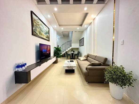 Modern 2-Story Home in Hải Châu for Sale — photo 2