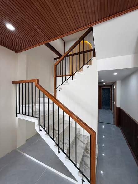 Stunning Loft House Near University For Sale — photo 3