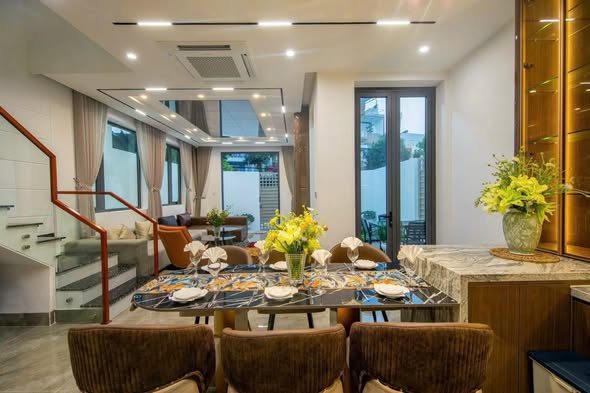 Spacious 3-Story Villa with Dual Frontage for Rent β photo 4