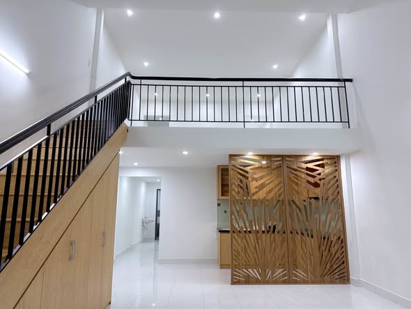 Charming 3-Bedroom House for Sale on Nguyen Cong Hoan Alley — photo 3