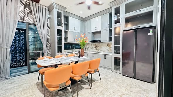 Modern 3-Story House Near the Beach for Sale — photo 3