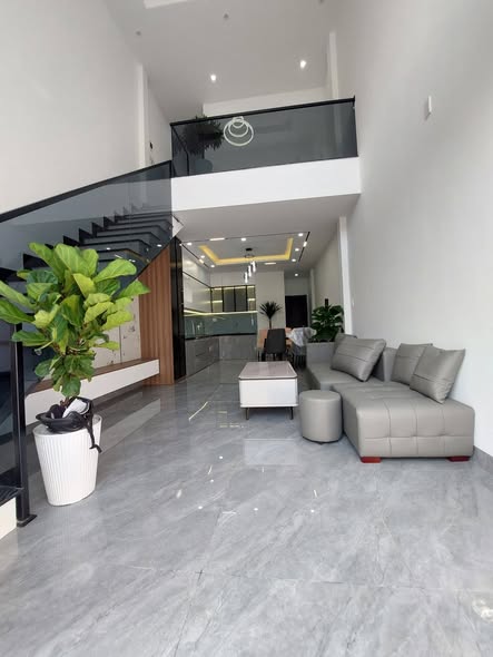 Spacious East-Facing Two-Story House for Sale — photo 3