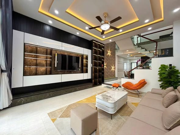 Beautiful 3-Story House with Full Furniture for Sale — photo 5