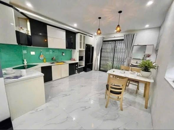 Modern 5-Story House Rental in Prime Hai Chau Location — photo 1