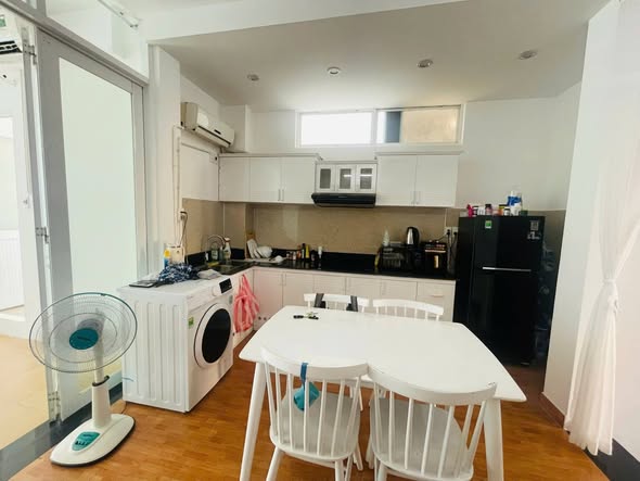 Spacious 2-Bedroom Apartment Near My Khe Beach — photo 3