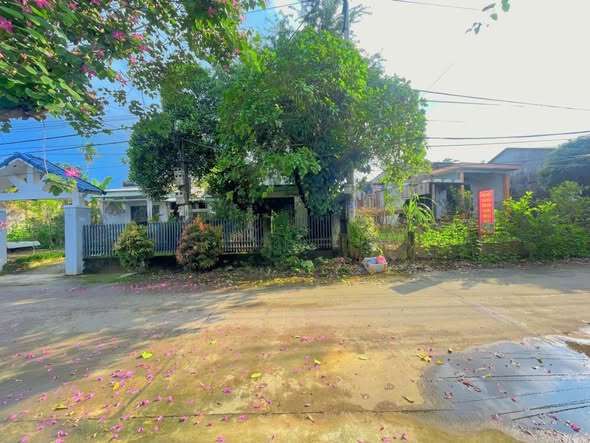 Super Luxury Villa with Two Street Fronts for Sale — photo 1