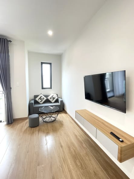 Beautiful 1-Bedroom Apartment with Beach View in Son Tra — photo 5