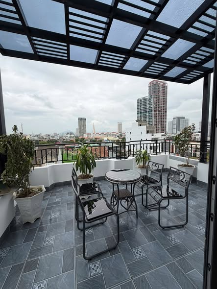 Modern 2-Bedroom Apartment in My An Near Beach — photo 2