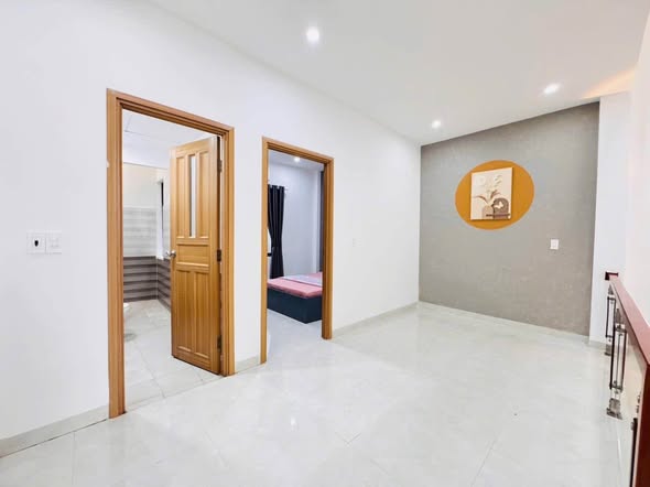 Modern 2-Story House for Sale on Ton Dan Street — photo 5