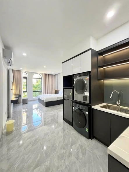 Stunning 8-Story Apartment Building for Sale in Son Tra — photo 1