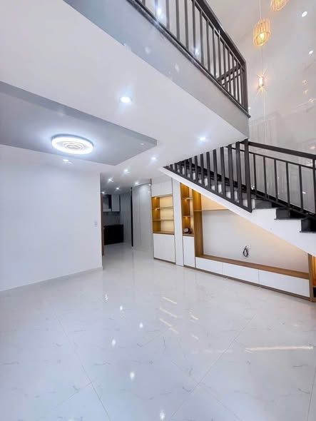 Modern Three-Bedroom House for Sale in Central Da Nang — photo 3