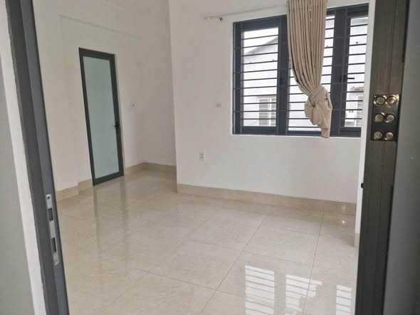 3-Story House on Ton Dan for Sale — photo 5