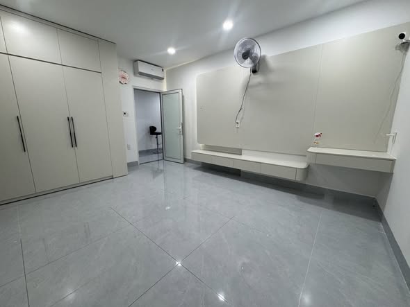 Secure House Next to Police Station for Sale — photo 5