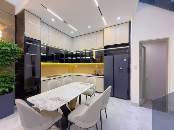 Spacious Three-Story House for Sale in Thanh Khe — photo 5