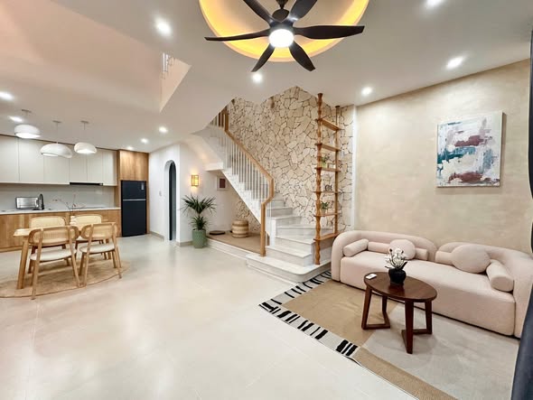 Spacious Three-Storey Thanh Khe House for Sale — photo 2