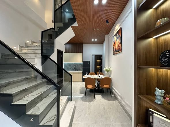 Spacious 3-Story House for Sale Near Da Nang Airport — photo 4