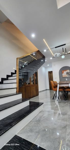 Urgent Sale: 3-Story Street Front House in Da Nang — photo 4