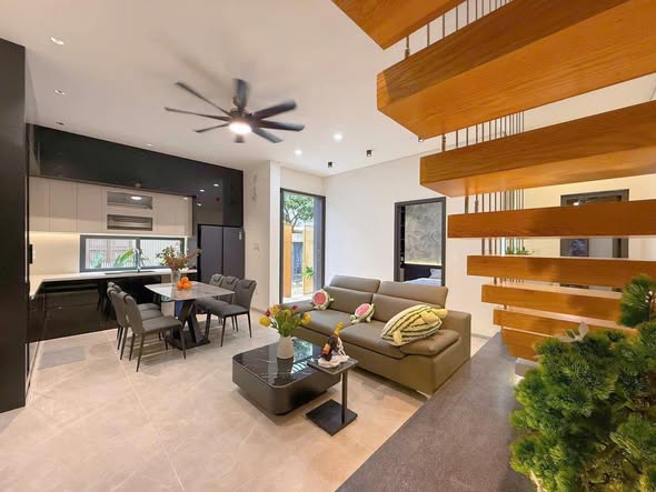 Lovely 3-Story House for Sale in Da Nang — photo 2