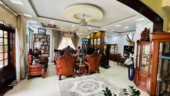 Spacious Garden House with Two Street Frontages — photo 4