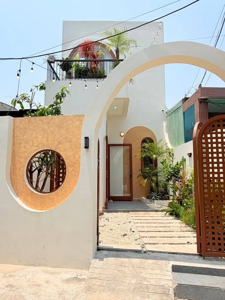 Spacious 2-Story House for Sale in Central Da Nang — photo 2