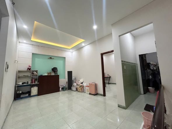 Spacious Central Hoang Dieu House for Sale — photo 2