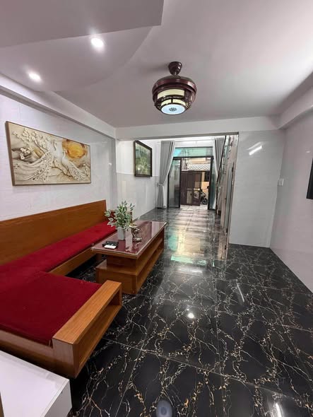 Beautiful Fully Furnished Multi-Level House for Sale — photo 3