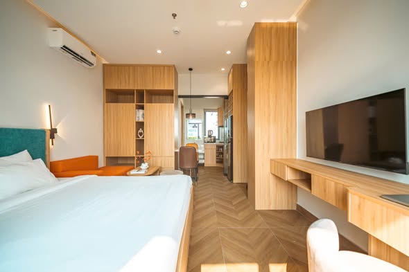 Beautiful My Khe Beach Apartment with Pool Views — photo 4