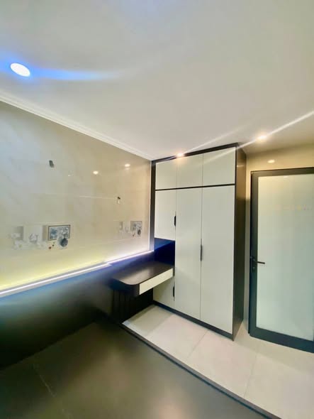 Spacious Two-Story House Near Beach for Sale — photo 3