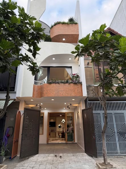 Spacious 3-Story House for Sale in Da Nang — photo 1