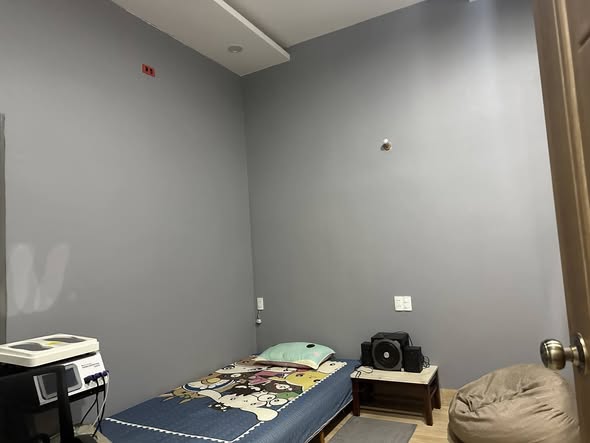 Spacious Frontage House for Sale in Prime Location — photo 2