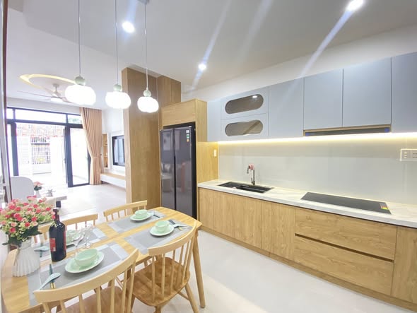 Coastal 3-Story House for Sale Near My Khe Beach — photo 4