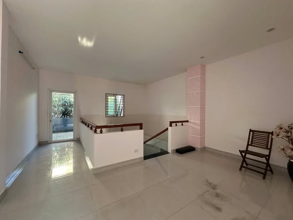 Modern 3-Story House in Ha Huy Tap Neighborhood — photo 5