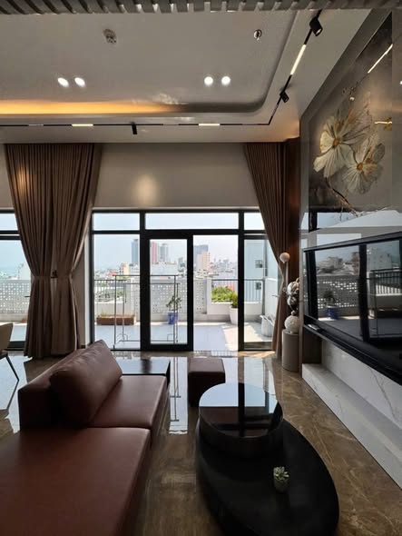 Modern Beachside Apartment in Son Tra, Da Nang — photo 3