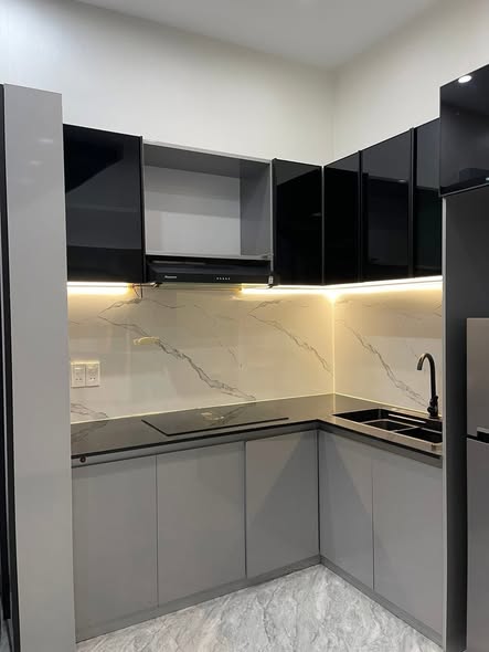 Spacious Two-Story House Near the Beach for Sale — photo 5