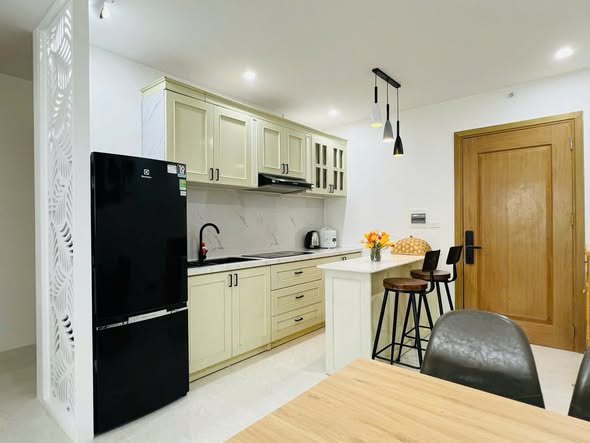 Modern 2BR Luxury Apartment with Stunning Views — photo 5