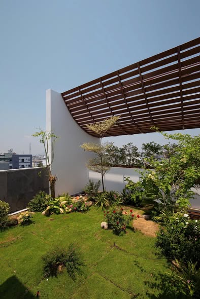 Modern 3-Story House Rent in Da Nang — photo 2