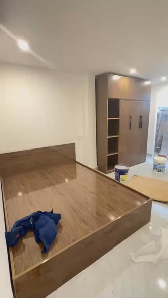 Spacious Multi-Story Investment Property for Sale — photo 1