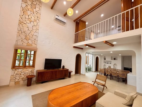 Luxury Indochine Villa with Rooftop Views in Son Tra โ photo 2