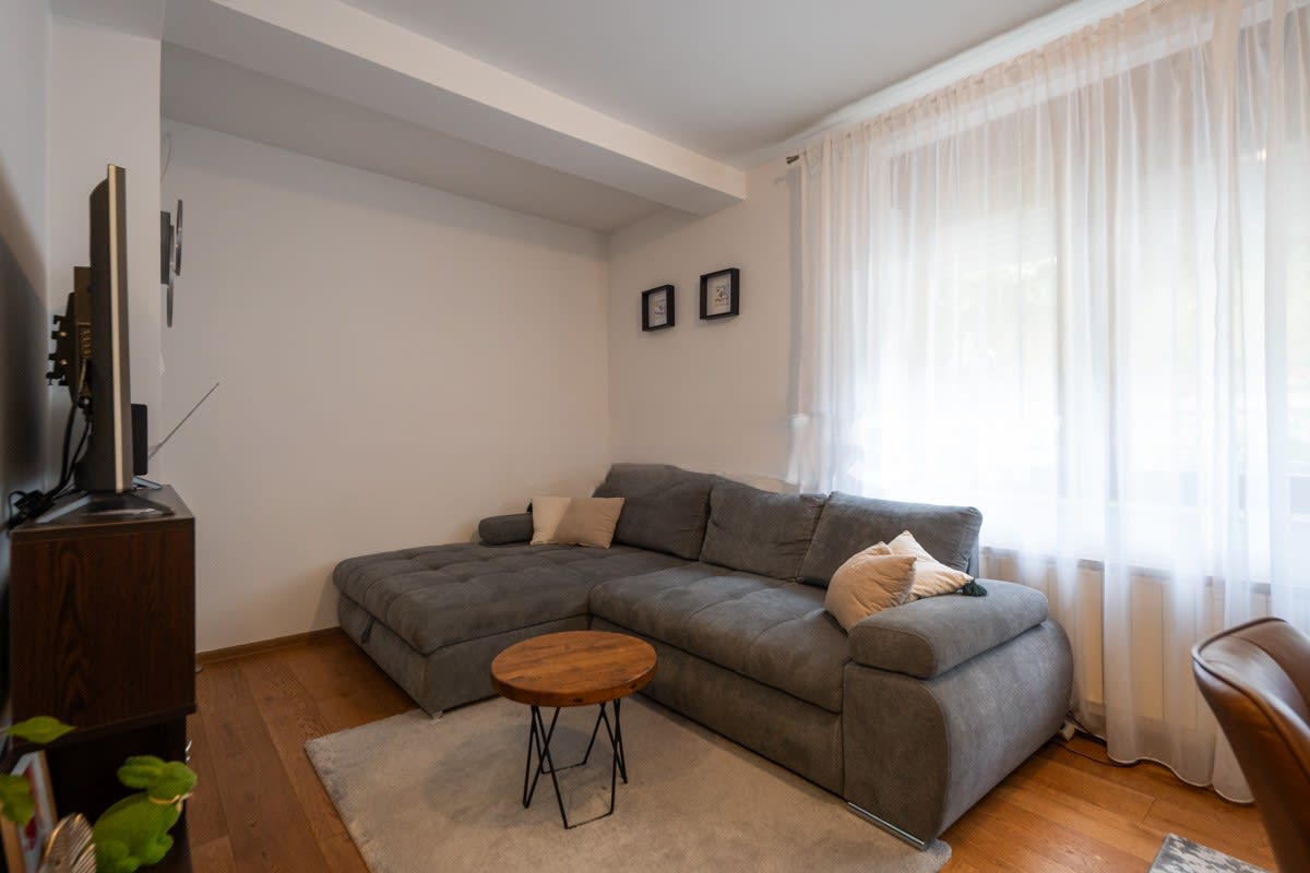 Remete-KAMENITI STOL, trosoban stan u vili odlične gradnje, 75 m2 (prodaja) — fotografija 3