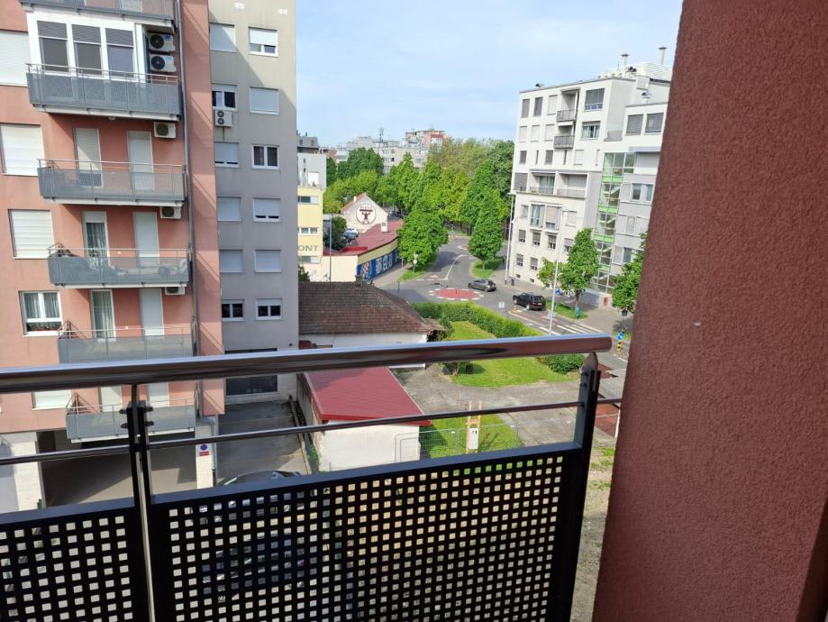 ZAVRTNICA (Banjavčićeva), odličan 2-sob. stan, loggia, lift, GARAŽA (iznajmljivanje) — fotografija 3