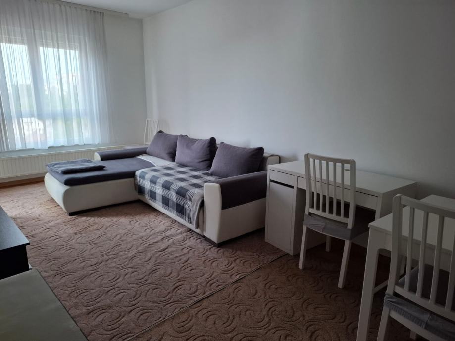 ZAVRTNICA (Banjavčićeva), odličan 2-sob. stan, loggia, lift, GARAŽA (iznajmljivanje) — fotografija 2