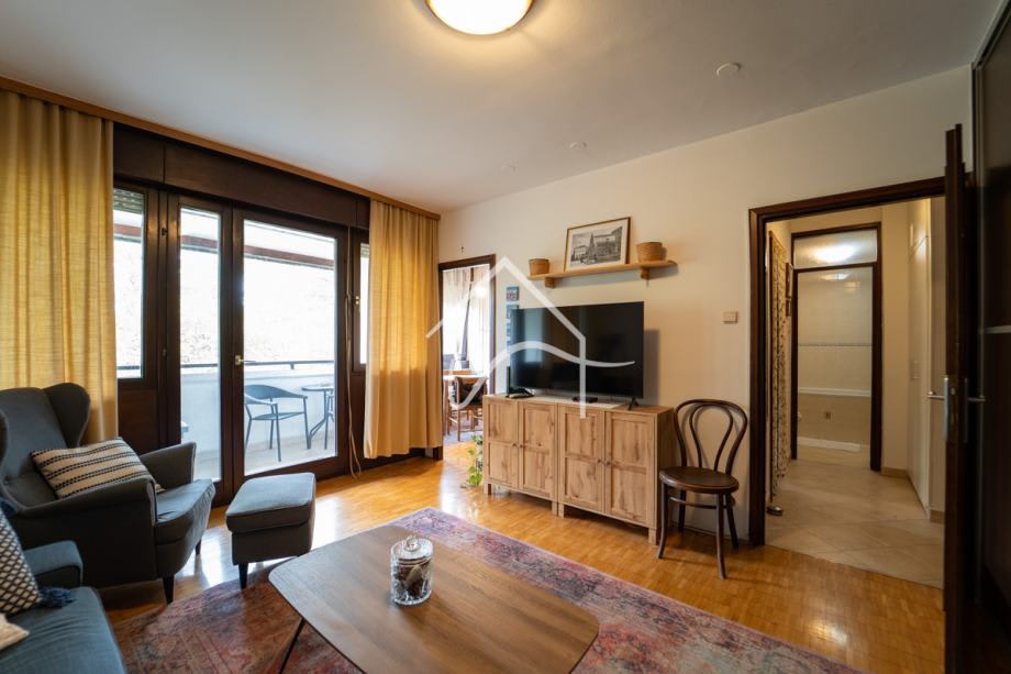 JARUN, odličan dvosoban stan s južnom loggiom, 48.5 m2, 3. kat (prodaja) — fotografija 2