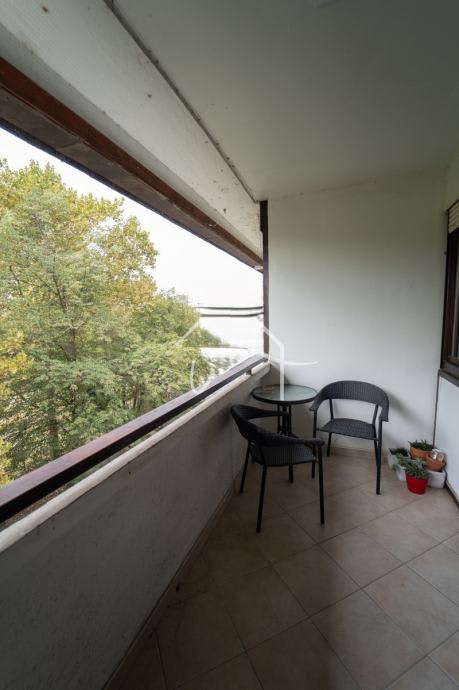 JARUN, odličan dvosoban stan s južnom loggiom, 48.5 m2, 3. kat (prodaja) — fotografija 3