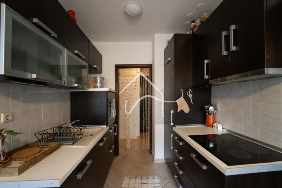JARUN, odličan dvosoban stan s južnom loggiom, 48.5 m2, 3. kat (prodaja) — fotografija 4
