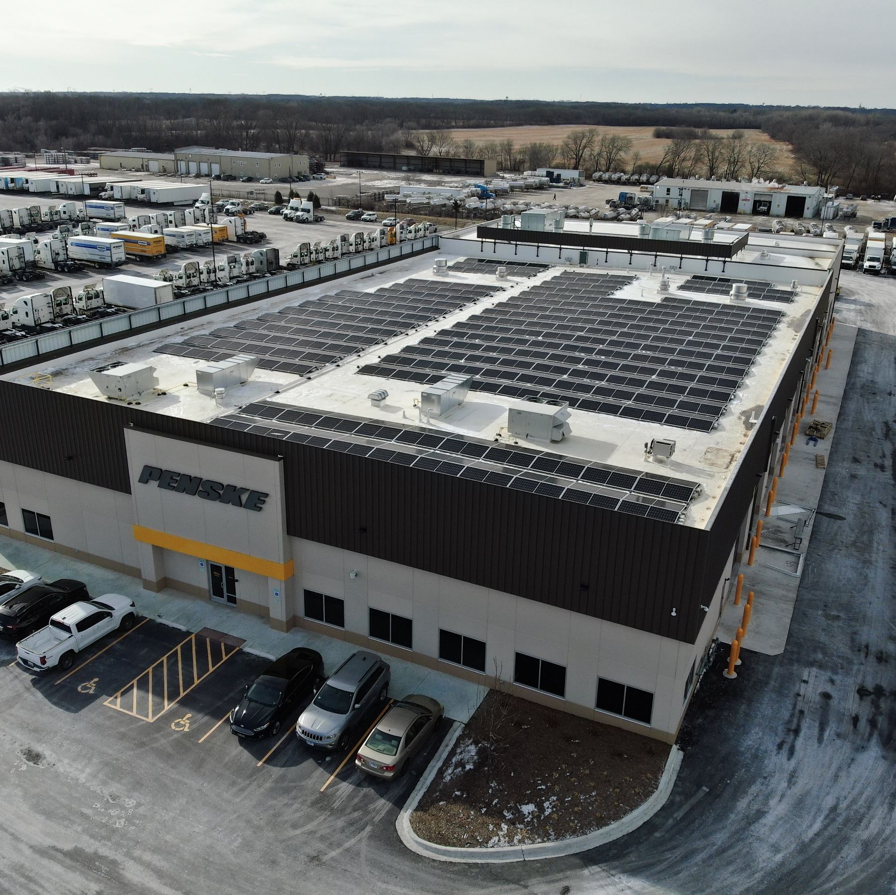 Exterior of Penske Truck Leasing with Connelly Electric Installed Solar Panels on the Roof