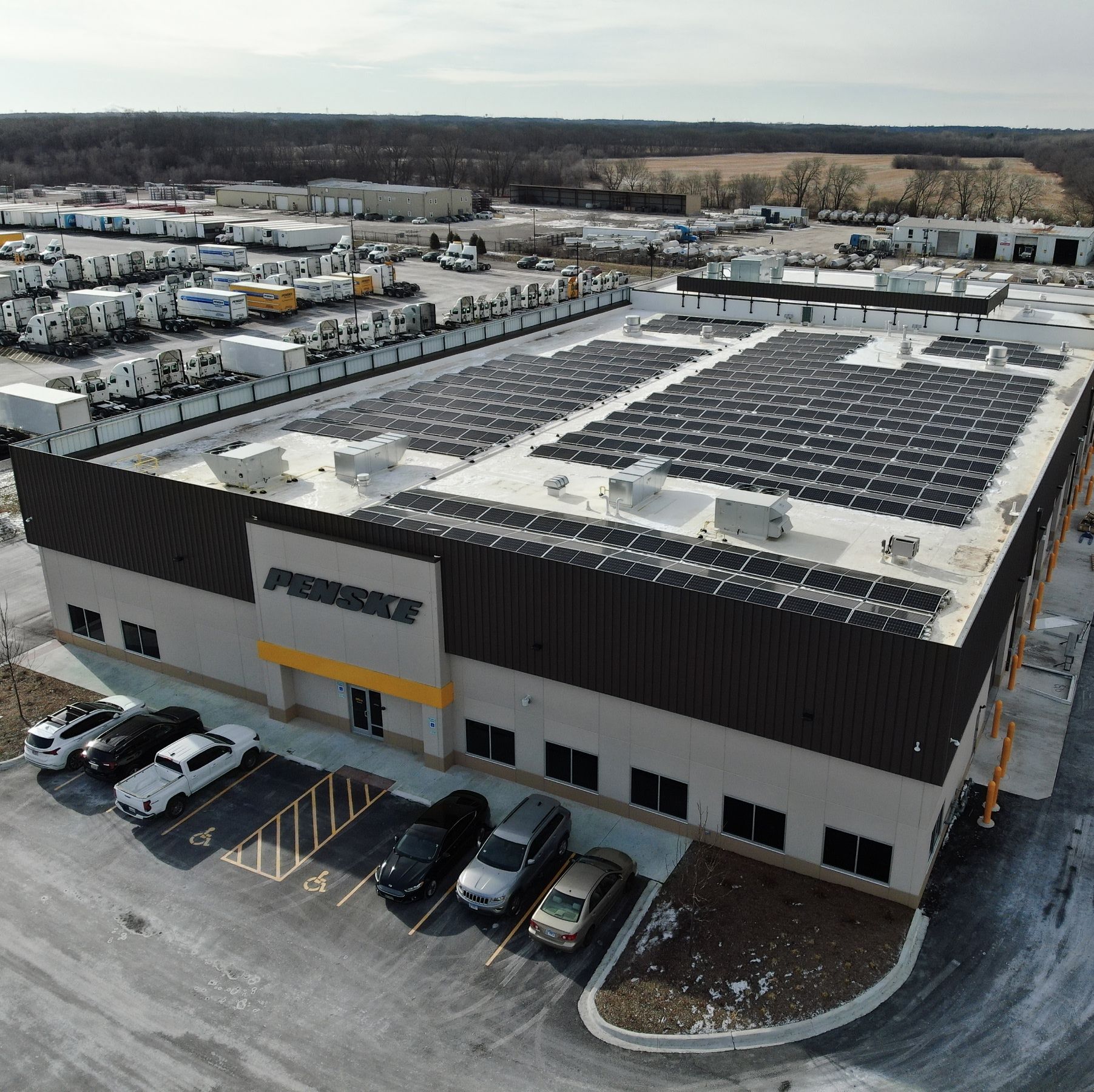 Exterior of Penske Truck Leasing with Connelly Electric Installed Solar Panels on the Roof