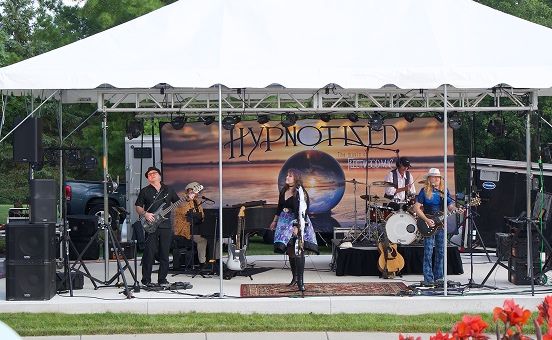 cover band performing for Geneva National Community